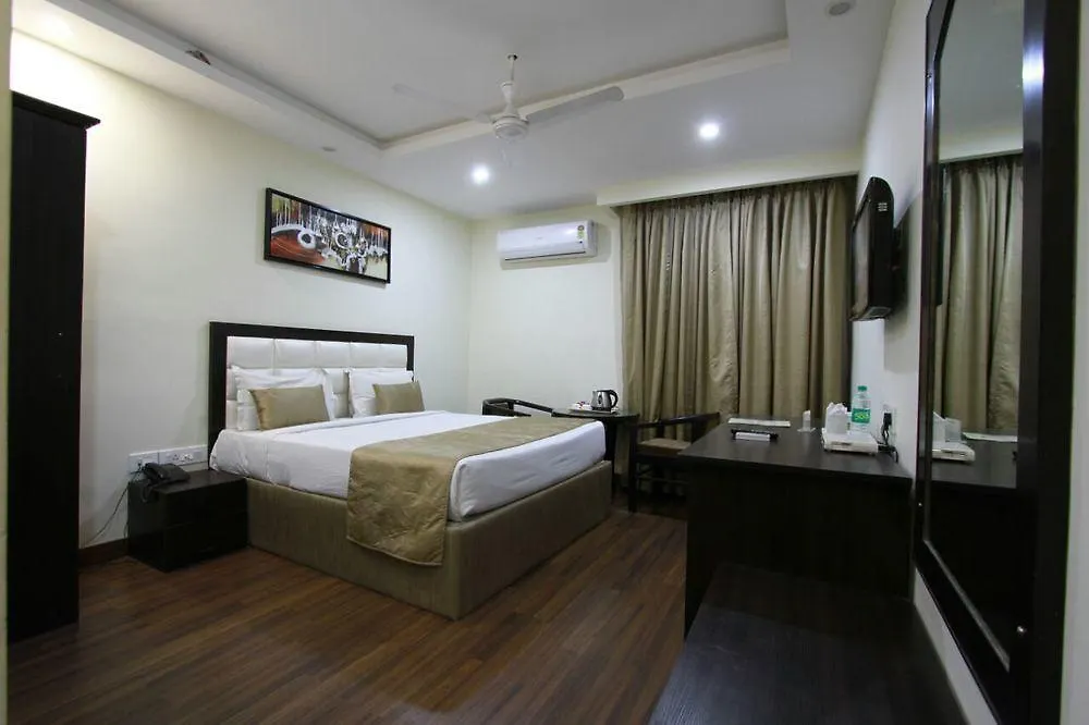 Genx Usha Kiran Agra Hotel