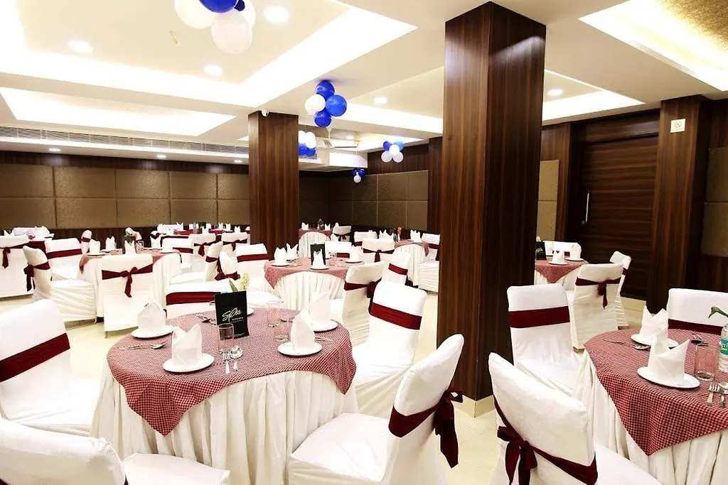 Genx Usha Kiran Agra Hotel