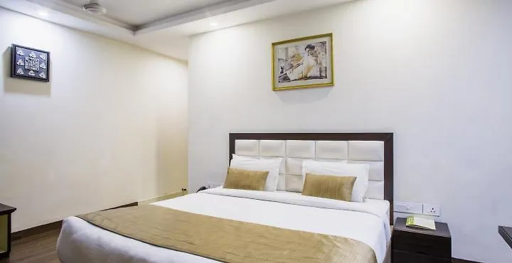 Genx Usha Kiran Agra Hotel